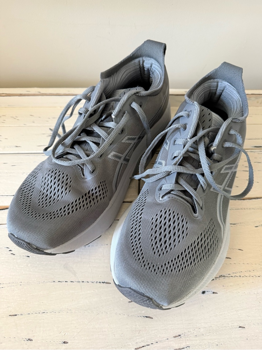 Asics Men's Athletic Shoes Gray
